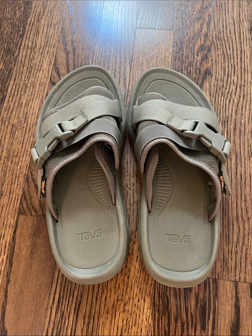 TEVA Hurricane Verge Olive Green Slide Sandal with Buckle Strap. 8 medium - Picture 4 of 10
